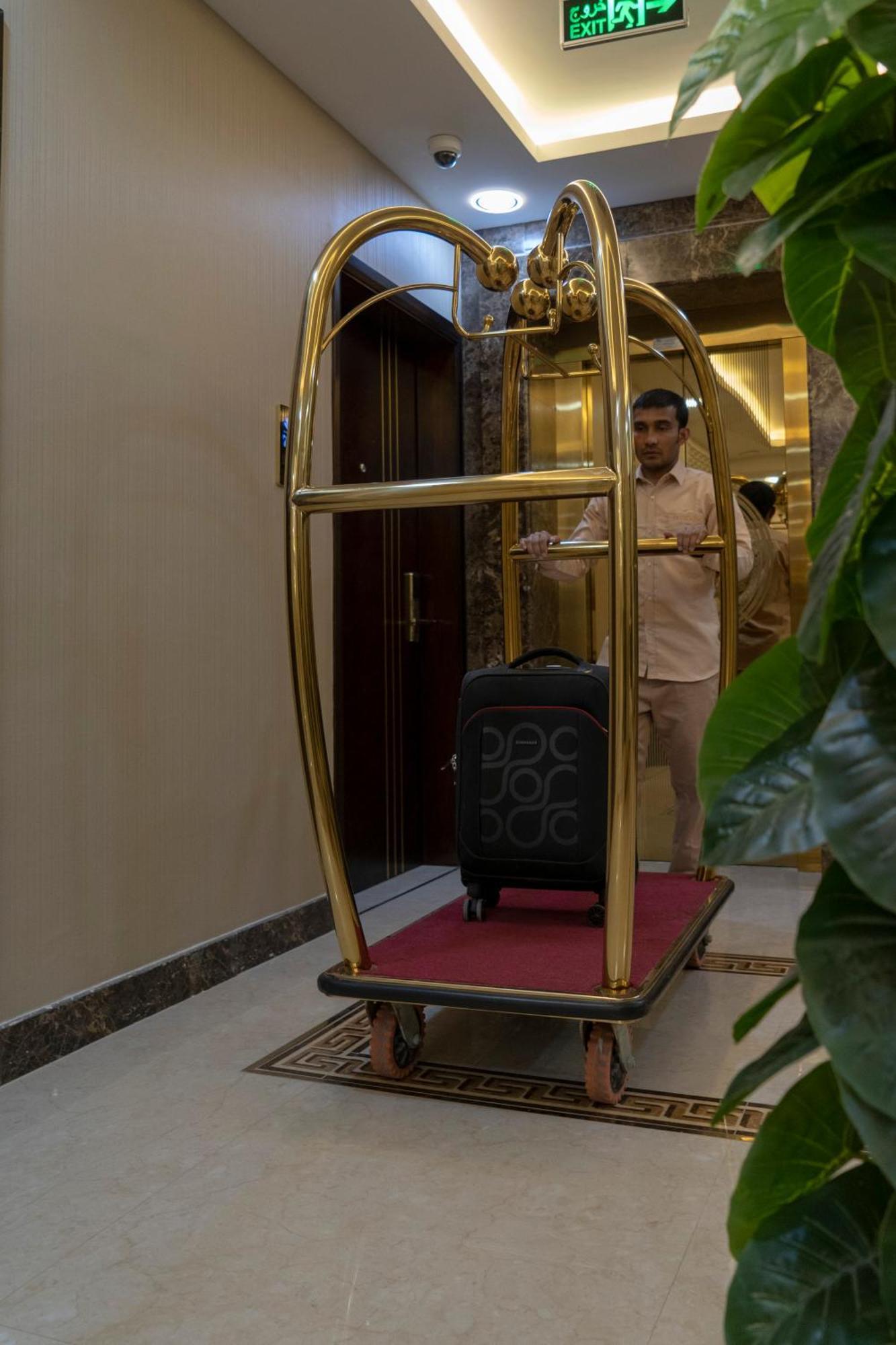 Golden Tower Hotel Al Khobar Corniche Exterior photo